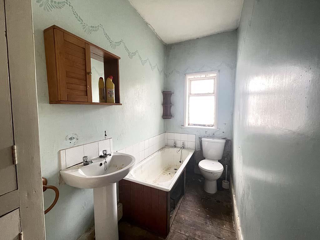 2 bedroom mid terrace house SSTC in Barnoldswick - Bathroom